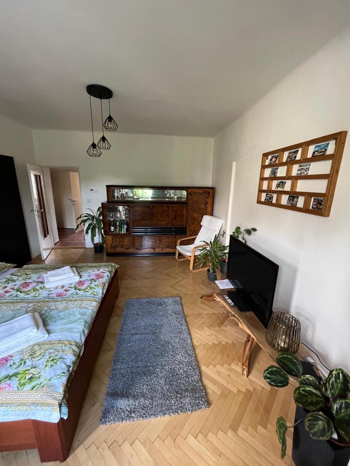 Homestay C Luhacovice *
